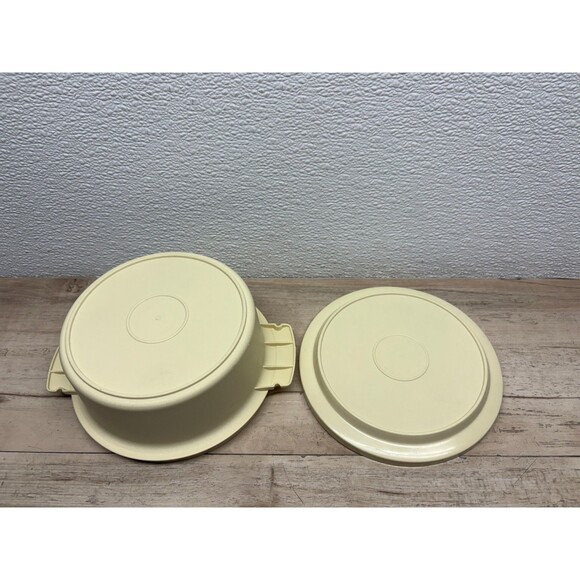 Vtg Superseal Bowl Container With Lid 6 1/2in Diameter 32oz 4 Cups Made in USA - Picture 5 of 10